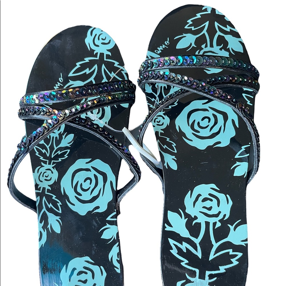 *SOLD* BNWT VINTAGE black and teal mamo howell sandals ~ size 9